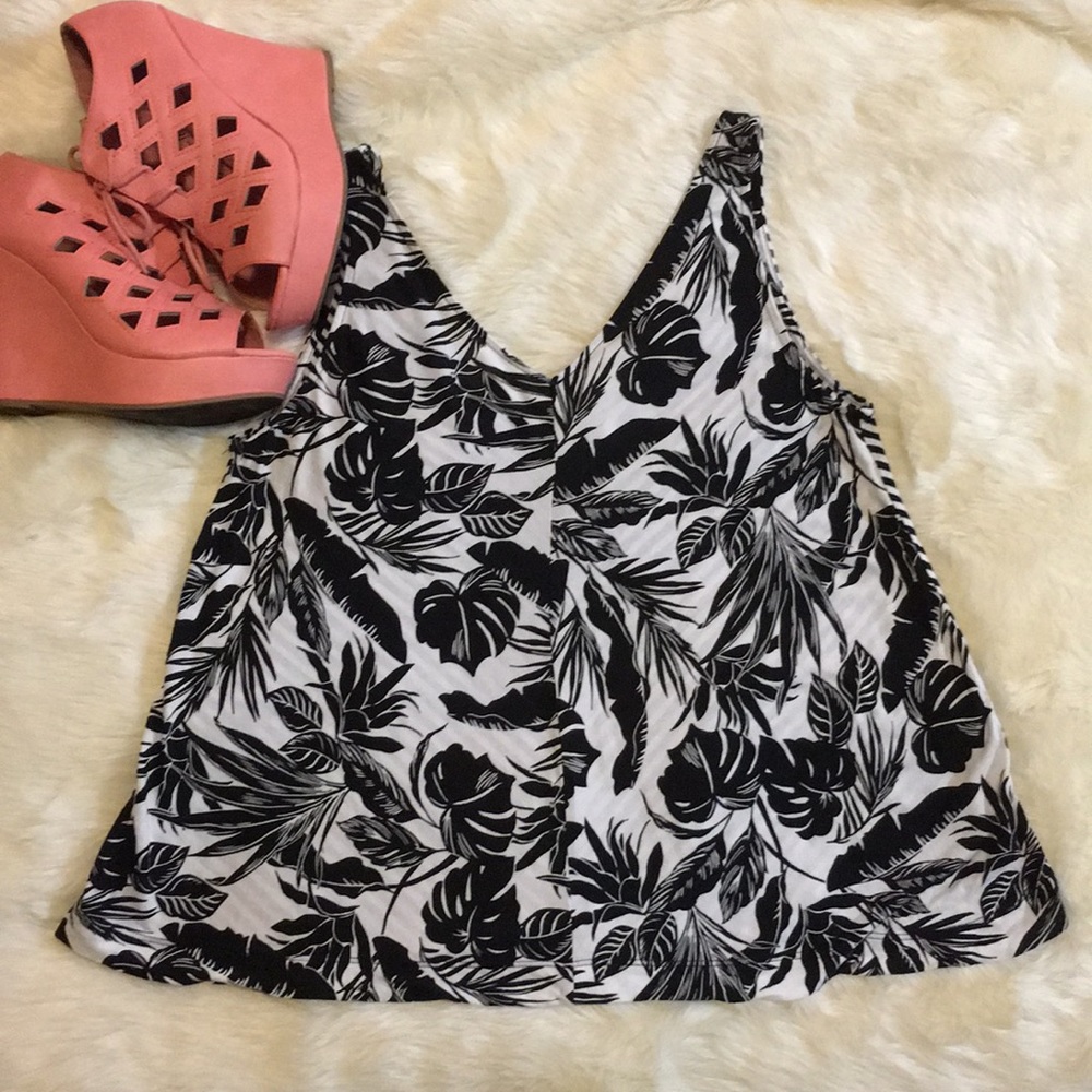 3/$15✨2xHP✨Adorable Multi-pattern Tank